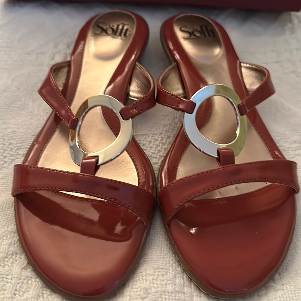 DRESSY SANDALS NEW